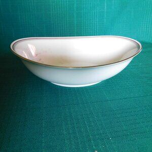 Noritake Malverne 3501 (1983) oval vegetable bowl near mint condition